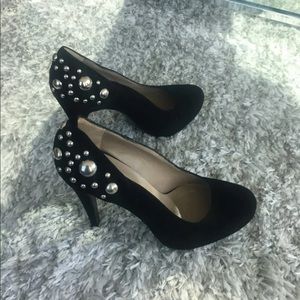 Veto cuoio black leather pumps with silver design